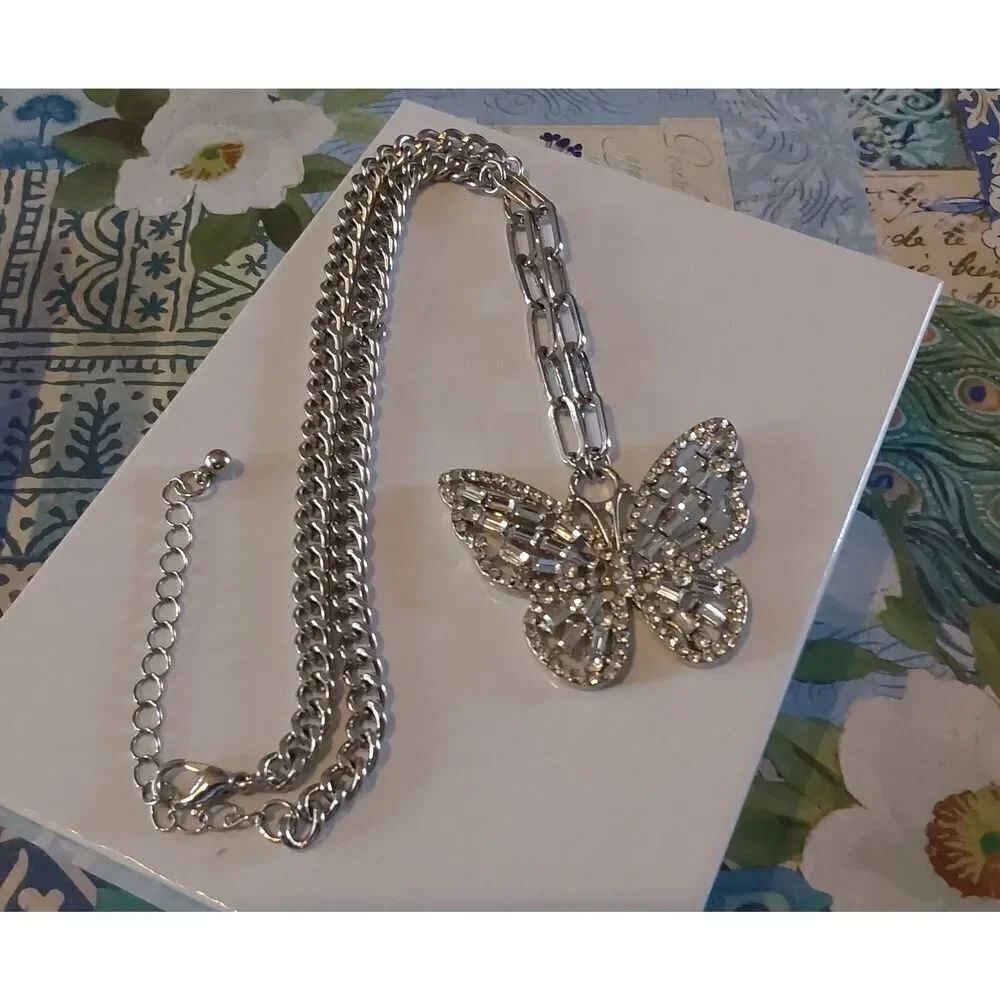 Gorgeous Silver Rhinestone Butterfly Pendant Necklace